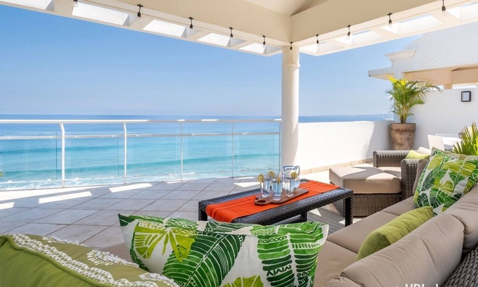 Puerto Rico Condominio | Beachfront ★Penthouse★ with Pool & Private Roofdeck. SUMMER SALE!