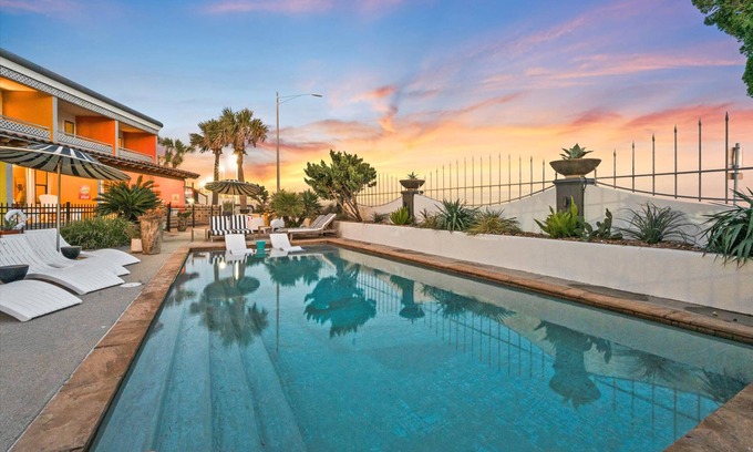 San Jacinto Casa | Beachfront | Pool | Hot Tub