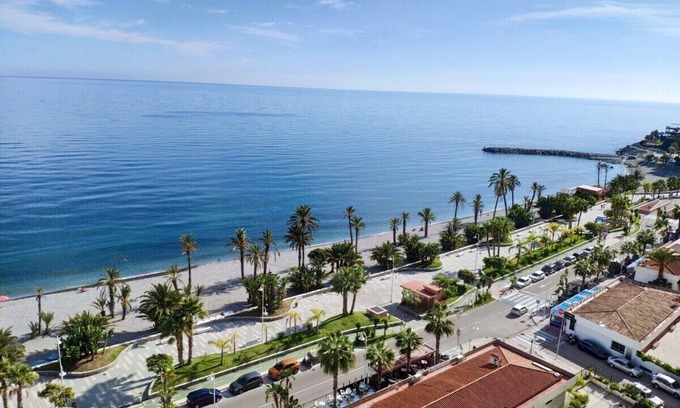 Velilla-Taramay Apartamento | Primera línea de playa, Piscina, Wifi, Calefacción, Familiar, 6 Personas, Amplio