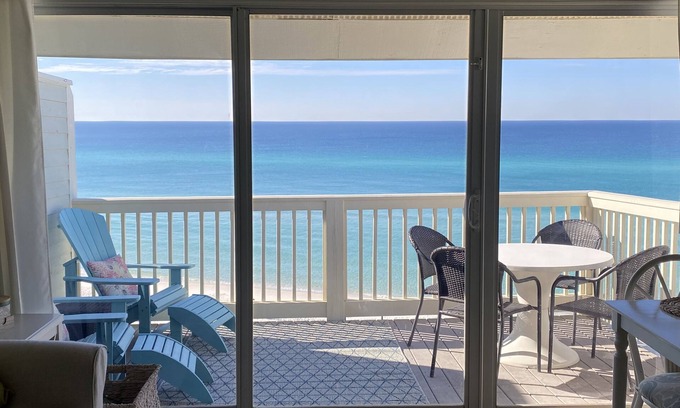 Seacrest Condominio | ¡¡RECIENTEMENTE RENOVADO!! Frente a la playa de 2 dormitorios / 2 baños, con capacidad para 8.