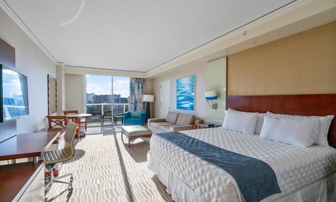 Sunny Isles Beach Hotel | Beachfront Resort Suite w/ Amazing Luxe Amenities