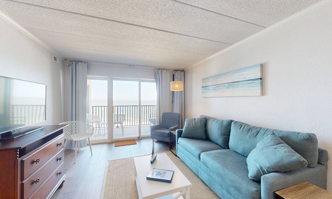 North Ocean City Condominio | Beachfront Retreat w/Direct Beach Views, Balcony, Pool, Hot Tub, WiFi & AC