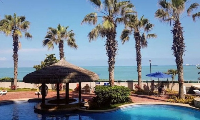 Salinas Condominio | Beachfront Salinas Exclusive exit to the beach
