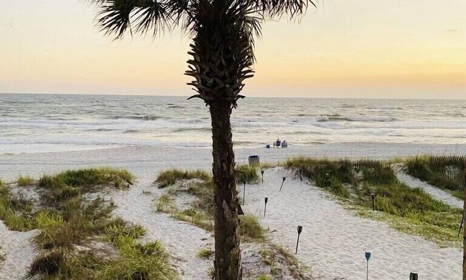 Panama City Beach Casa | Frente al mar "Sealee", Unidad # 16, ¡Relájese con todas las comodidades del hogar!