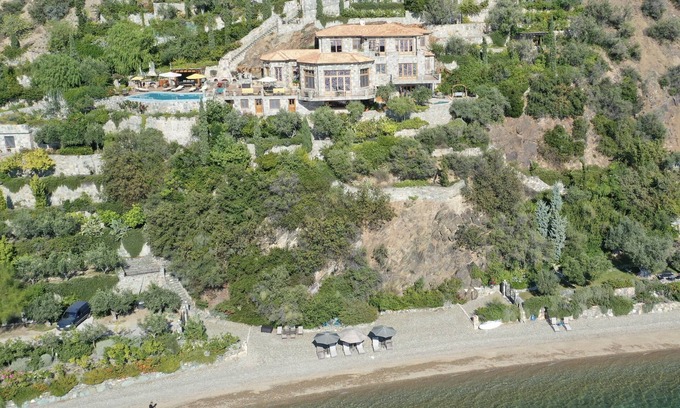 Loutra Edipsou Casa | Beachfront, Stone-Built, Beautifully-Appointed, Spacious 5-bedroom Villa.