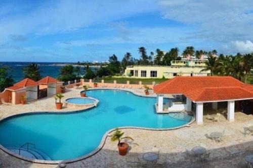 Bajura Apartamento | Beachfront Studio Apt w/Full Kitchen & Pool