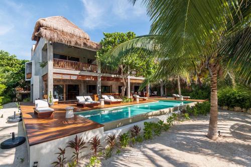 Soliman Bay Villa | Beachfront Tankah 3 villa for 18 guests!