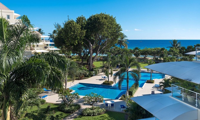 Saint Matthias Condominio | Beachfront Two Bedroom Condo, Onsite Gym, Three Pools and Security