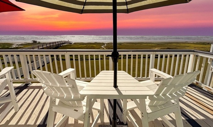 Galveston Casa | Beachfront Views Gas Grill Big TV Family Friendly 2 King Beds
