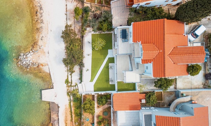 Seget Vranjica Villa | Luxury beachfront Villa Nova Lux