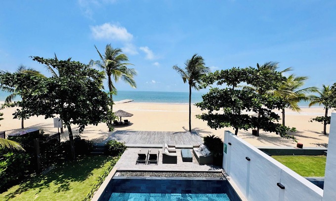 Vung Tau Villa | Beachfront Villa 4 Bedrooms Sanctuary Ho Tram Resort VIETNAM, BBQ, private pool