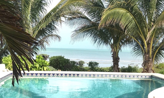 Telchac Puerto Villa | Frente a la playa Villa Tranquilita 3Bd / 3Ba PISCINA, WiFi, 4 AC, colección privada