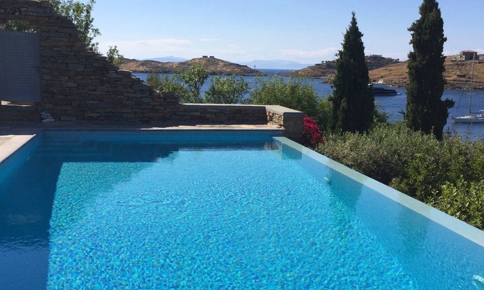 Vourkari Casa | Villa frente al mar con piscina privada y vistas al mar.