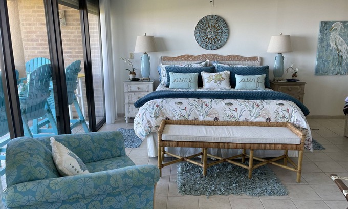 South Padre Island Condominio | Beachfront with fantastic balcony! Amazing 3rd floor views!