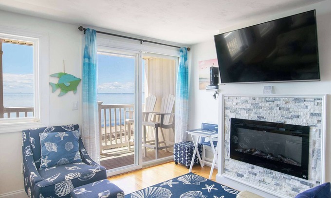 Cape Cod Casa | Beachfront with Stunning Views!