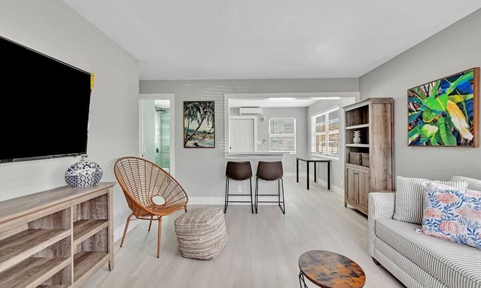 North Beach Apartamento | The Shell on Wallnut | 1HAB con baño | Playa de Hollywood | Estacionamiento...