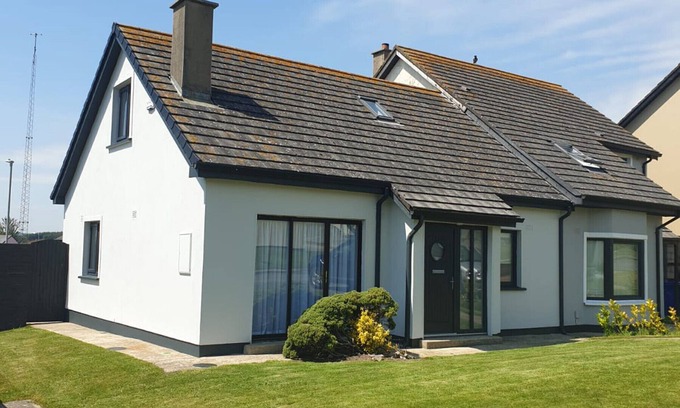 Riverchapel Casa | Beachside Avenue Holiday Home