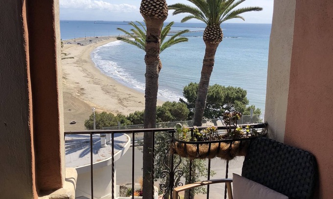 Fort MacArthur Apartamento | Beachside. Bay views! Parking. Laundry.