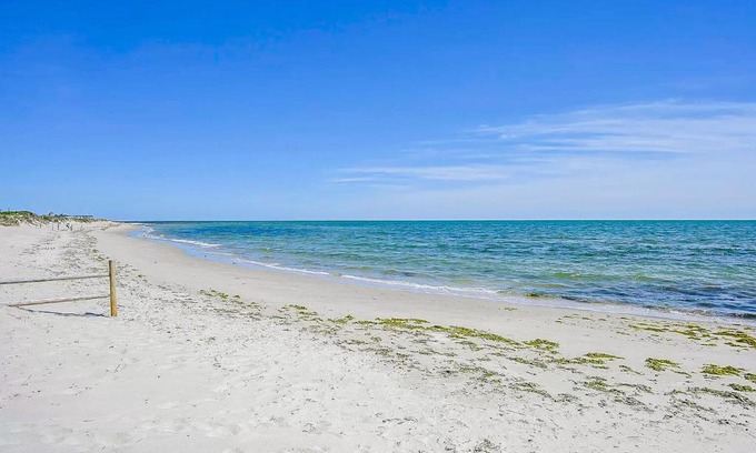West Dennis Casa | Beachside Bungalow - B