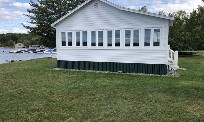 Bristol Cabaña | Beachside Cottage en Newfound Lake