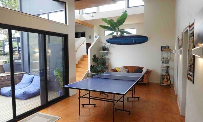 Carlton Casa | Beachside Family Surf Retreat