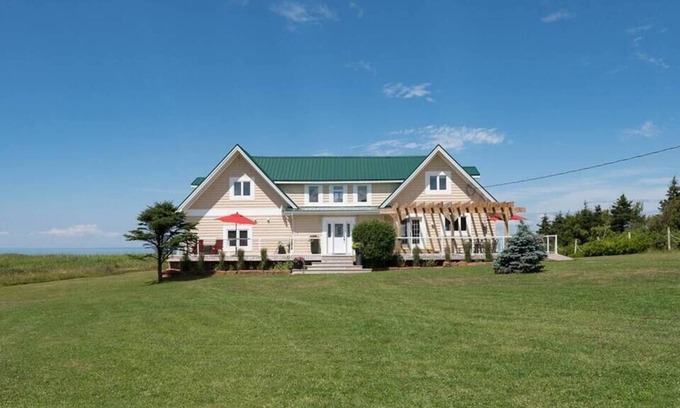 Pictou County Villa | Beachside Getaway Villa with space for 20+