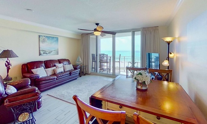 Open Sands Condominio | Retiro junto a la playa a pocos pasos del agua con balcón privado