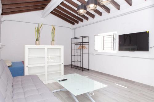 Almayate Bajo Apartamento | Beachside Studio in Peaceful Almayate