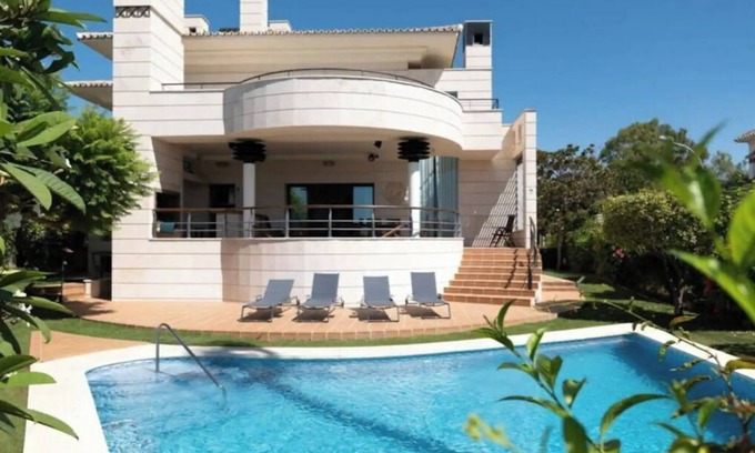 Benalmadena Costa Casa | Beachside Villa in Puerto Marina, Benalmádena