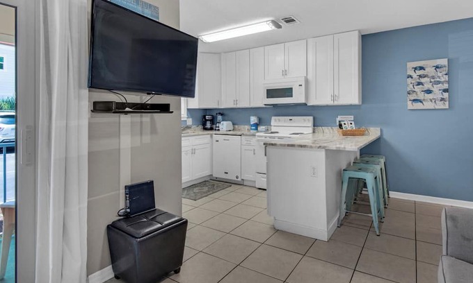 Seagrove Beach Condominio | Beachside Villas - Minutes to The Beach - Ground Floor - Pools & Tennis