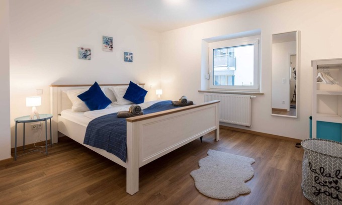 Lechhausen-Ost Apartamento | BeachStyle: Kitchen - Kingbed - Parking - NETFLIX & Terrace