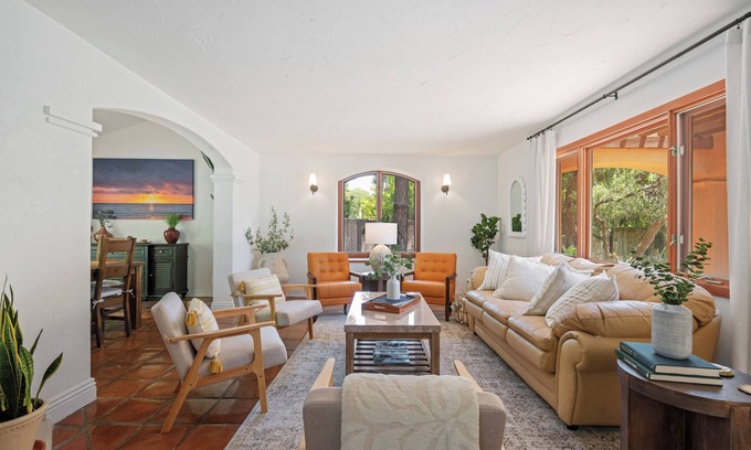 Campanil Casa | Beachwood Estate at Hendry's Beach - 100 steps to the sand!