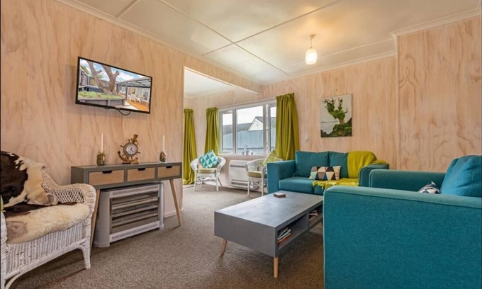 Foxton Beach Casa | Beachy Bach - ¡con piscina de spa caliente!