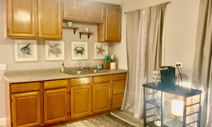 Pawcatuck Casa | Beachy First Level Apartment Close to Misquamicut and Casinos