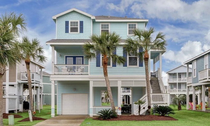 Galveston Cabaña | Beachy Keen-New Ocean Side Cottage- Now Pet Friendly!