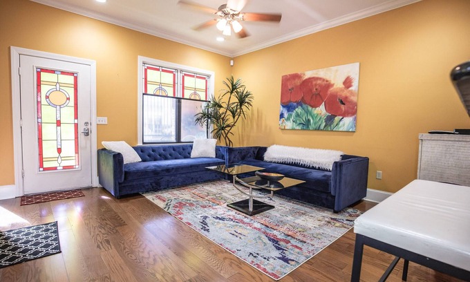 South Main Historic District Casa | Beale 2 bloques, 2800 SqFt 9 camas 2car-garage 3 patios Trolley stop @ front door