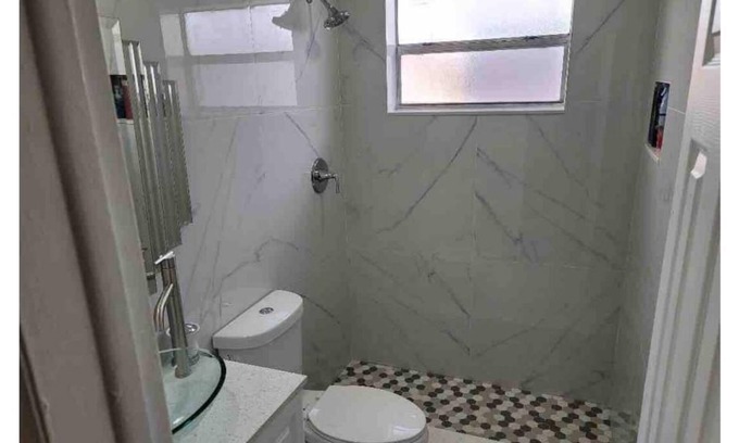 Miramar Cabaña | Beale Cottage! 2 Bedroom 1 Bathroom, Full Kitchen