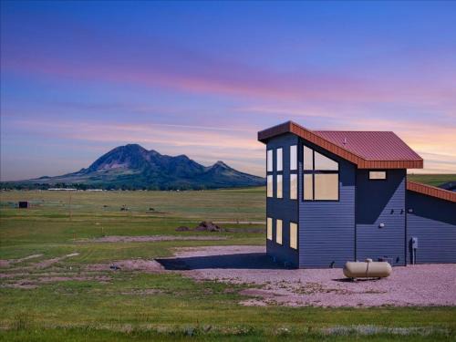 Sturgis Casa | Bear Butte Luxury Retreat Hot Tub Stunning Views