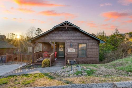 Pigeon Forge Casa | Bear Cove by AvantStay Hot Tub Pool Table