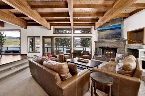 Big Bear Lake Casa | Bear Lake Lodge Lakefront Incredible Lake House Chalet