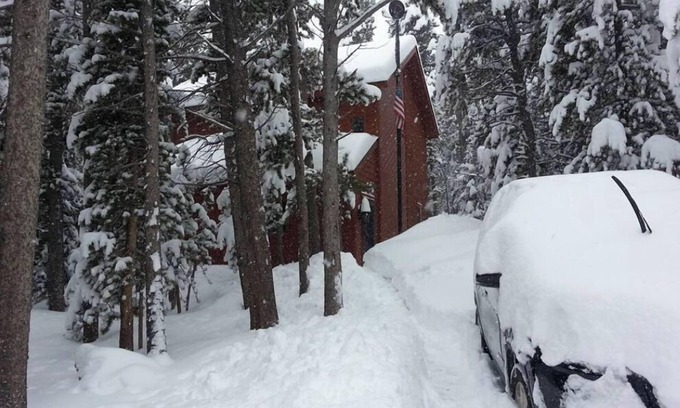 Saint Mary's Casa | BEAR PARK CABIN, glacier, lakes, fishing & hiking, ATV trails!
