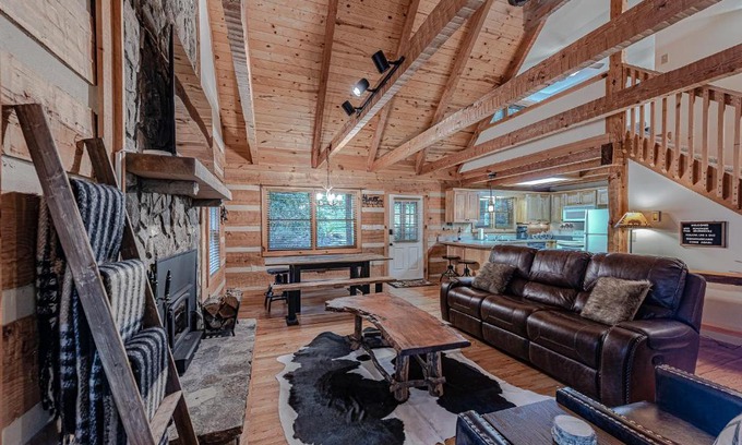 Seven Devils Casa | Bear Pause Cabin 3 BR/3BA Amazing view of the Lake