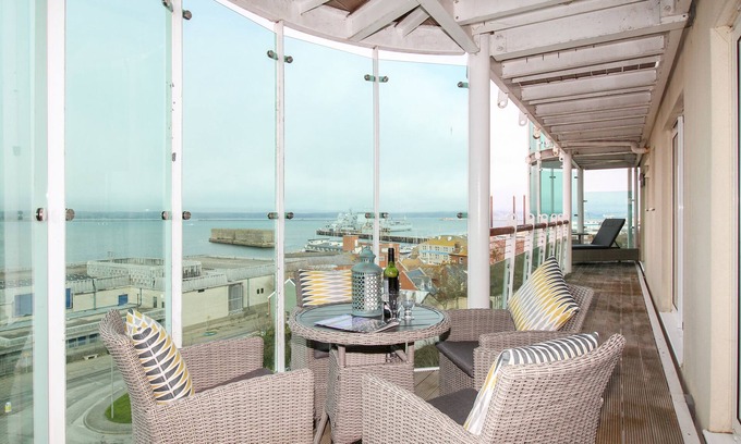 Portland Cabaña | BEAR'S APARTMENT, country holiday cottage in Castletown, Portland