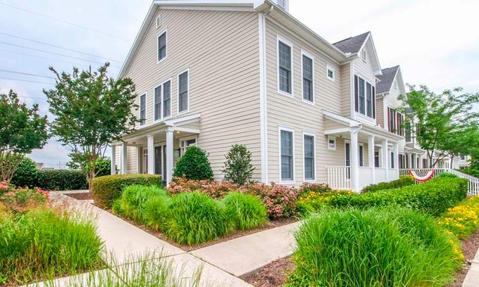 Ocean View Condominio | Bear Trap Dunes 2nd-floor, lakefront condo w/ pool and free WiFi - 1 dog OK
