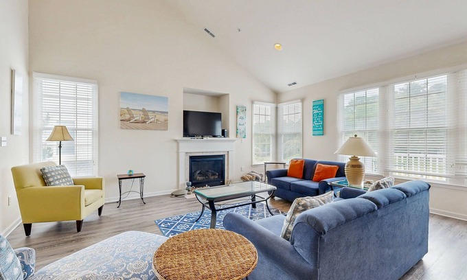 Ocean View Condominio | Bear Trap Dunes 2nd floor condo w/ tennis court, basketball court, & golf