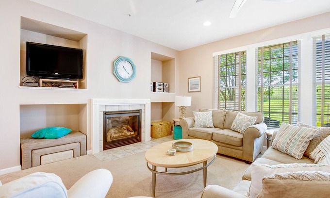 Ocean View Condominio | Bear Trap Dunes golf condo with indoor pool, 2 outdoor pools & beach shuttle