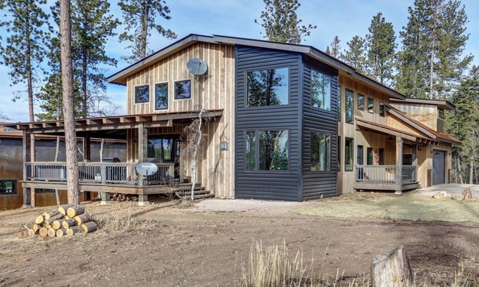 Lead Casa | Bearded Wonder | 4 Bed, 2 Bath