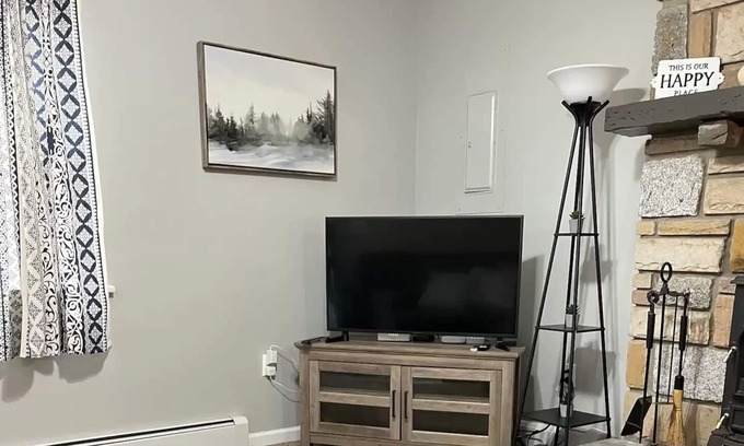 Pocono Summit Chalet De Esquí | Bearfoot Lodge - 3 br getaway min from everything!