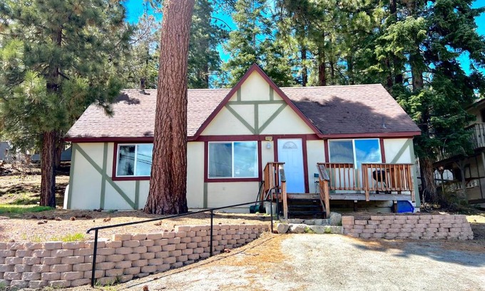 Big Bear Lake Casa | Bears Eye View - Steps to Bear Mountain Ski Resort!