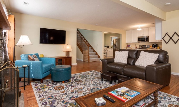 Flat Rock Casa | Bears` Lodge at Bonclarken | 4 Bed, 3 Bath